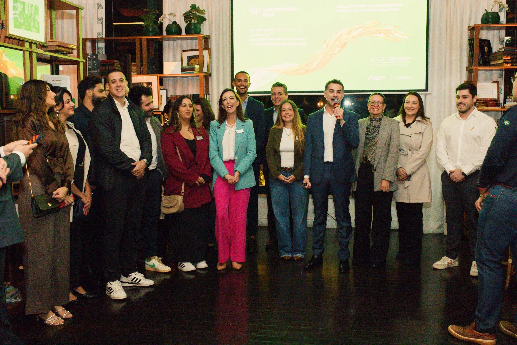 Representatives of NürnbergMesse Brasil and YONTEX at the official launch of drink technology Brasil